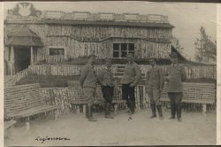 Legionowo, Leon Wyczółkowski w otoczeniu czterech oficerów, 1916, MOB Wb. 309